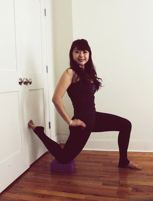 poses Yoga yoga blocks Blocks  using to  Using Slim Yoga Dumpling Thighs Peaceful Poses