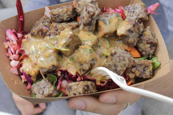 Barry's Tempeh with peanut sauce