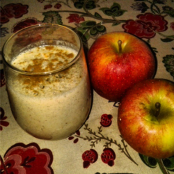 raw apple pie smoothie