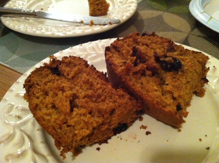 vegan pumpkin raisin bread3