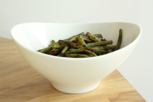 green beans with black garlic and pepper