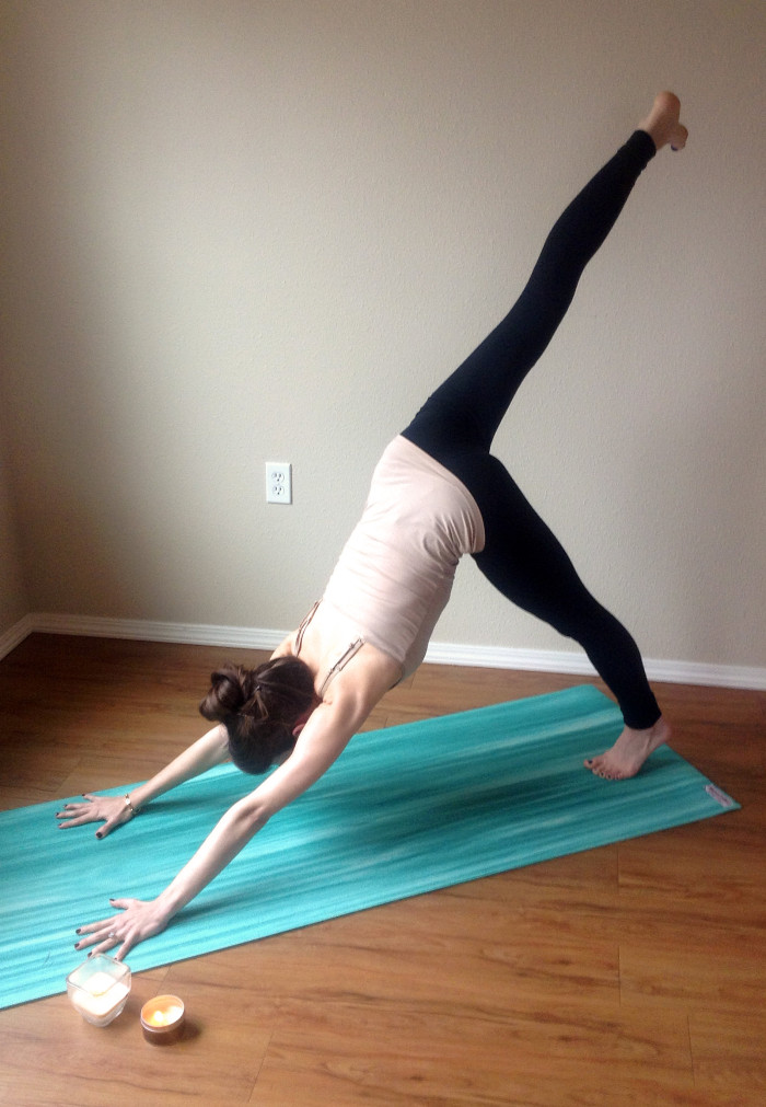 Yoga-Leg_Raise-Balance-Flexibility