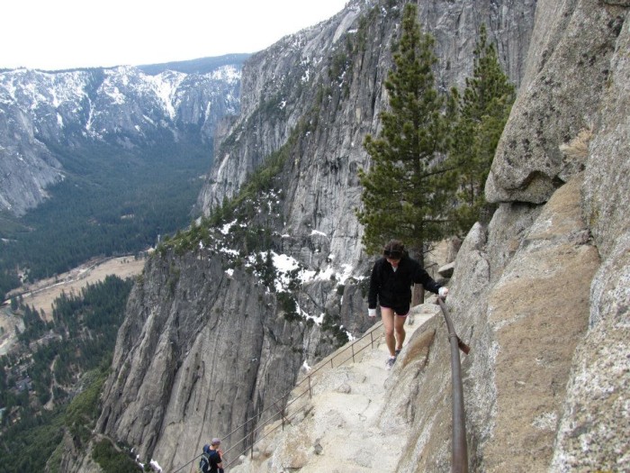 Benefits_of_Hiking-Yosemite-Falls