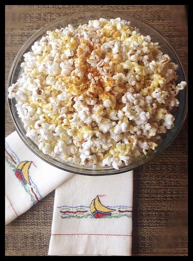 Stove-popped popcorn, cheesy garlic, vegan