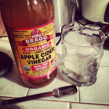 Benefits of Apple Cider Vinegar + DIY Braggs Drink Recipe