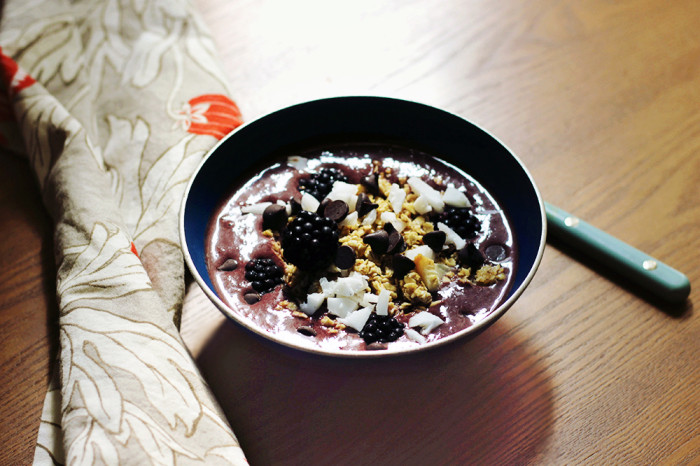 Coconut Blackberry Vanilla Acai Bowl - Peaceful Dumpling