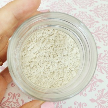 Natural Beauty: DIY Exfoliating Powder