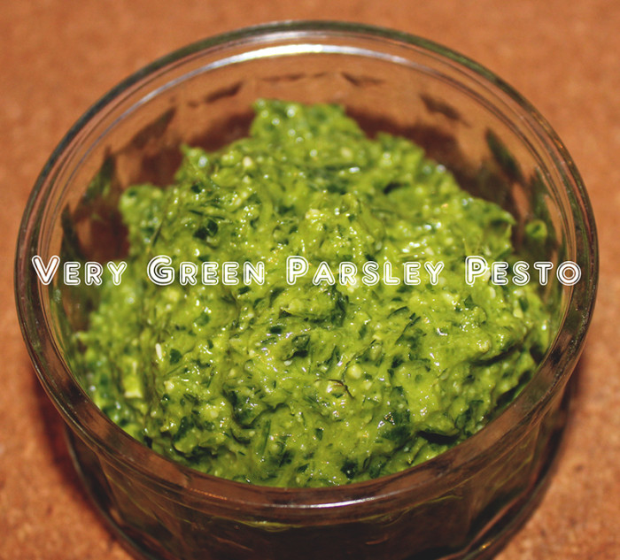 Healthy Spreads: Very Green Vegan Parsley Pesto