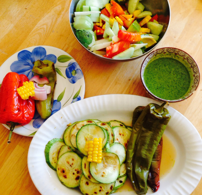 Candida friendly meal: roasted peppers, fresh salad, parsley and garlic dip