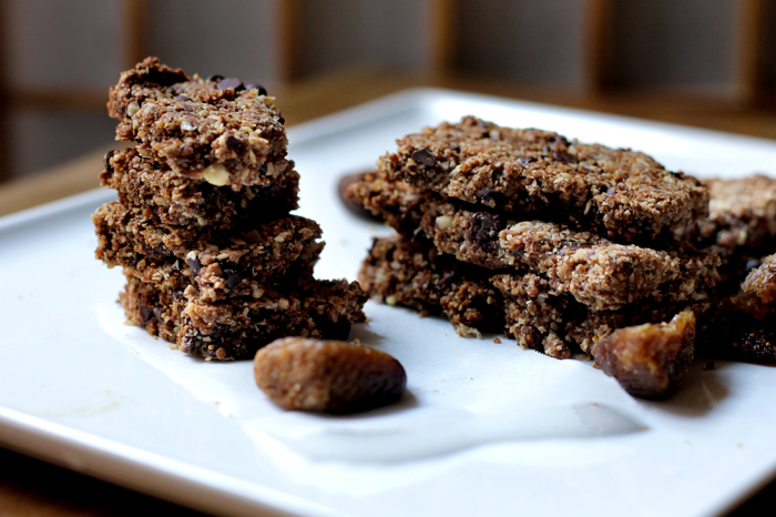 Vegan Granola Bar Recipe: Fig Chocolate Chip Hazelnut Bars