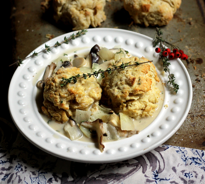 Vegan Thanksgiving Recipes: Herb Mushroom Gravy and Biscuits | Peaceful Dumpling