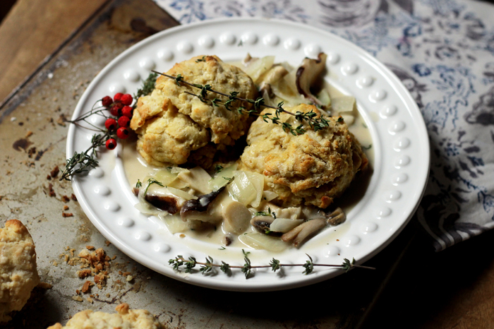 Vegan Thanksgiving Recipes: Herb Mushroom Gravy and Biscuits | Peaceful Dumpling