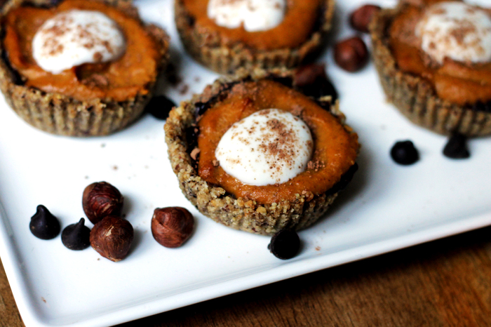 Vegan Thanksgiving Recipes: Mini Chocolate Pumpkin Pie