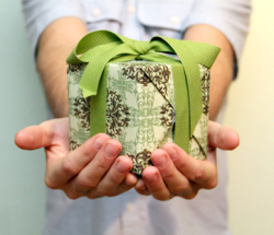 3 Tips to Mindful Gift Giving