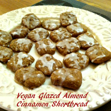 Vegan Christmas Cookies: Almond Cinnamon Shortbread