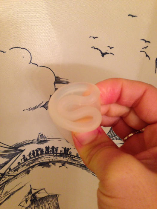 I Tried It: Menstrual Cup + Benefits of Going Tampon Free!