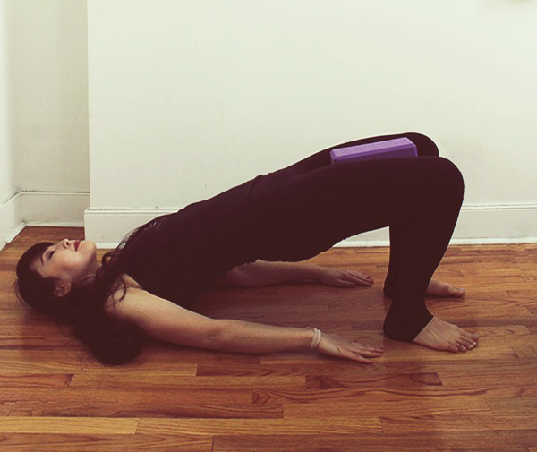 8 Yoga Poses to Slim Thighs with Yoga Blocks