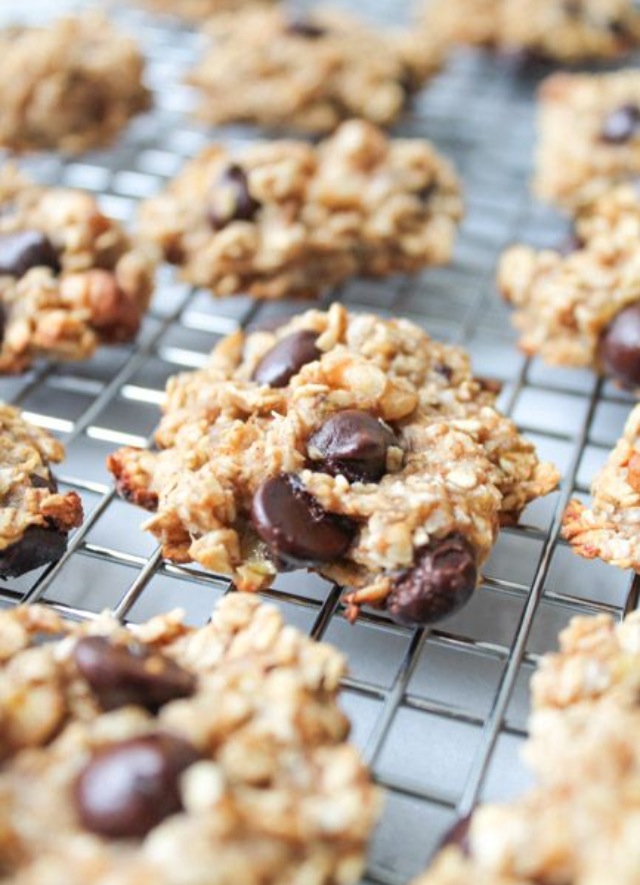 Vegan Cookie Recipes: Healthy Banana Chocolate Chip Cookie