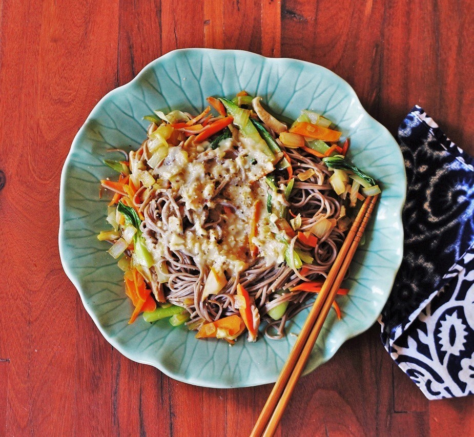 Healthy Dinner: Soba Noodles with Apple Miso Sauce