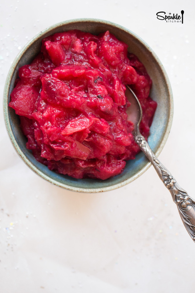 Vegan Dessert Recipes: Cranberry Applesauce with Ginger | Peaceful Dumpling