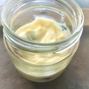 homemade_vegan_yogurt-700x933