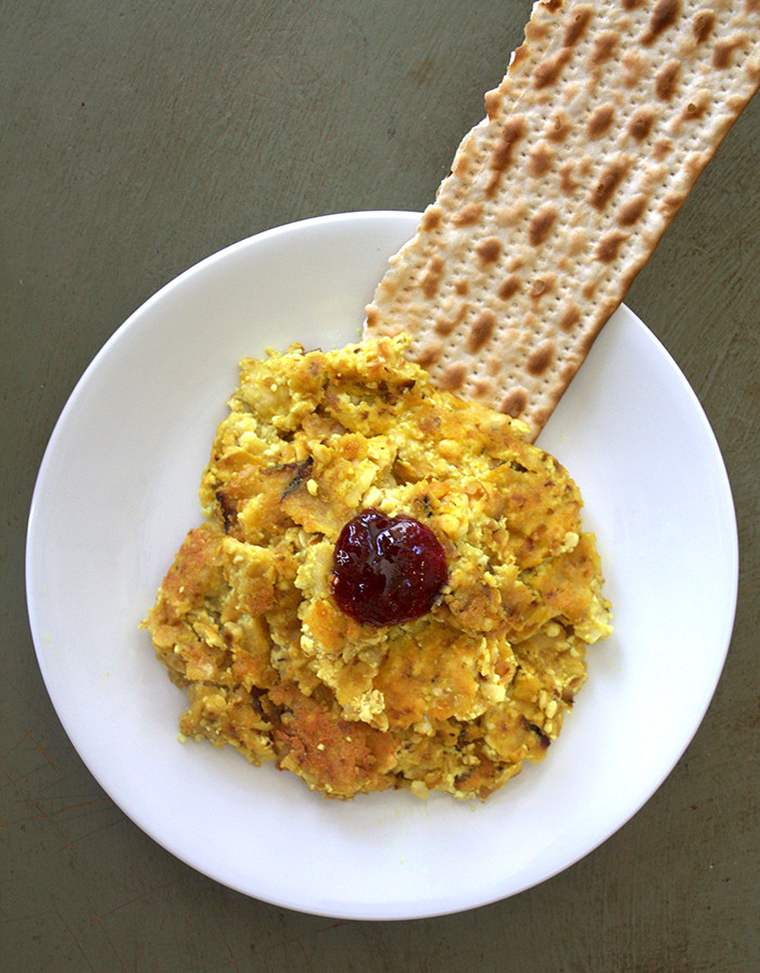 Healthy Breakfast: Vegan Matzo Brei