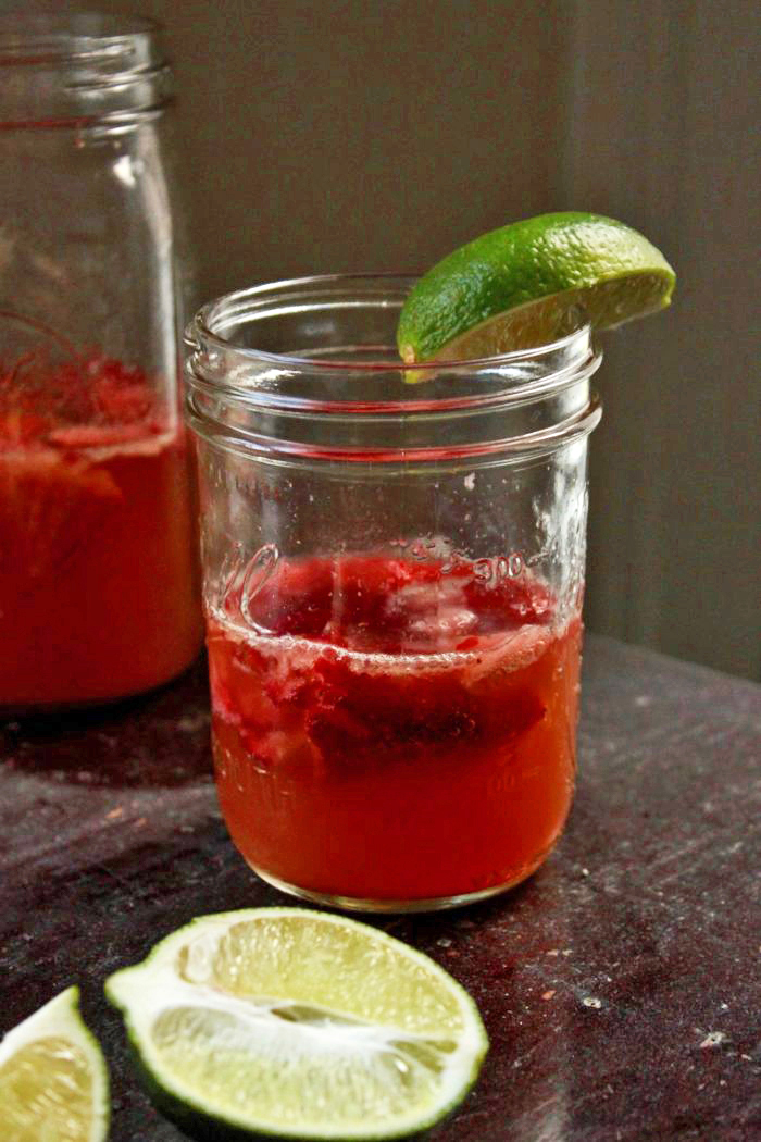 Healthy Drinks: Strawberry Ginger Kombucha Mocktail