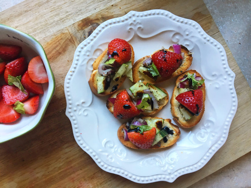 Vegan Appetizer Recipes: Strawberry Basil Bruschetta Crostinis