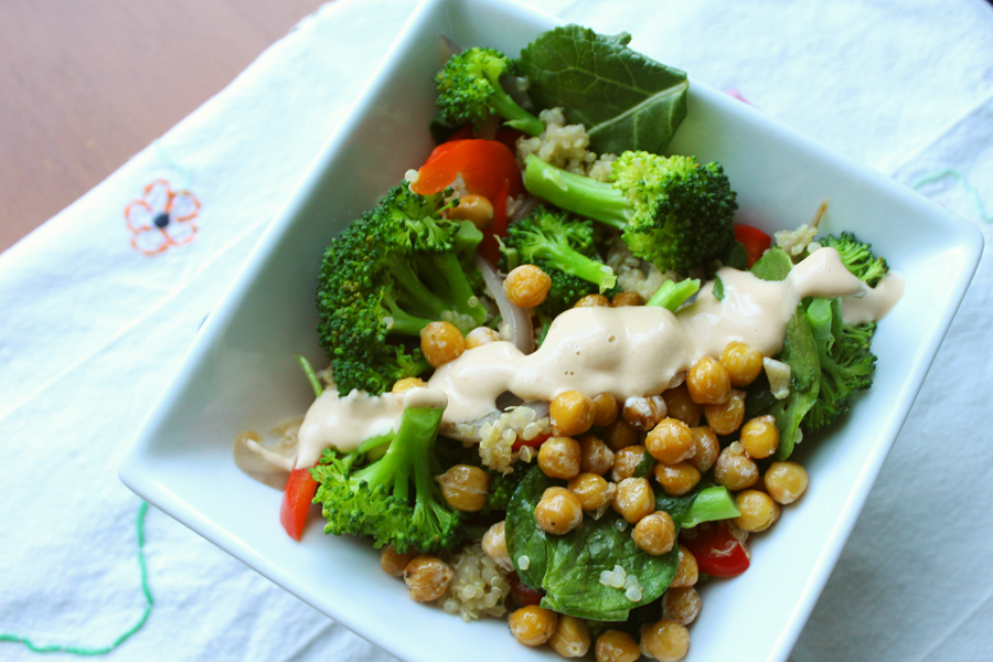 Healthy Dinner: Roasted Chickpea and Broccoli Bowl