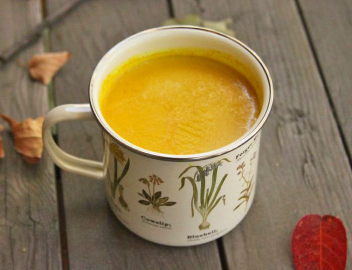 Vegan Drink Recipes: Warm Golden Turmeric Milk