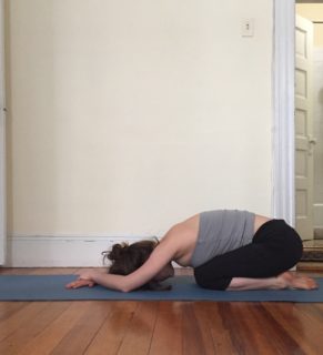 Yoga For Beginners: How to do Crow Pose - Wanderly Blog