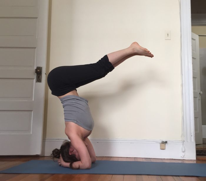 how-to-balance-in-headstand-yoga