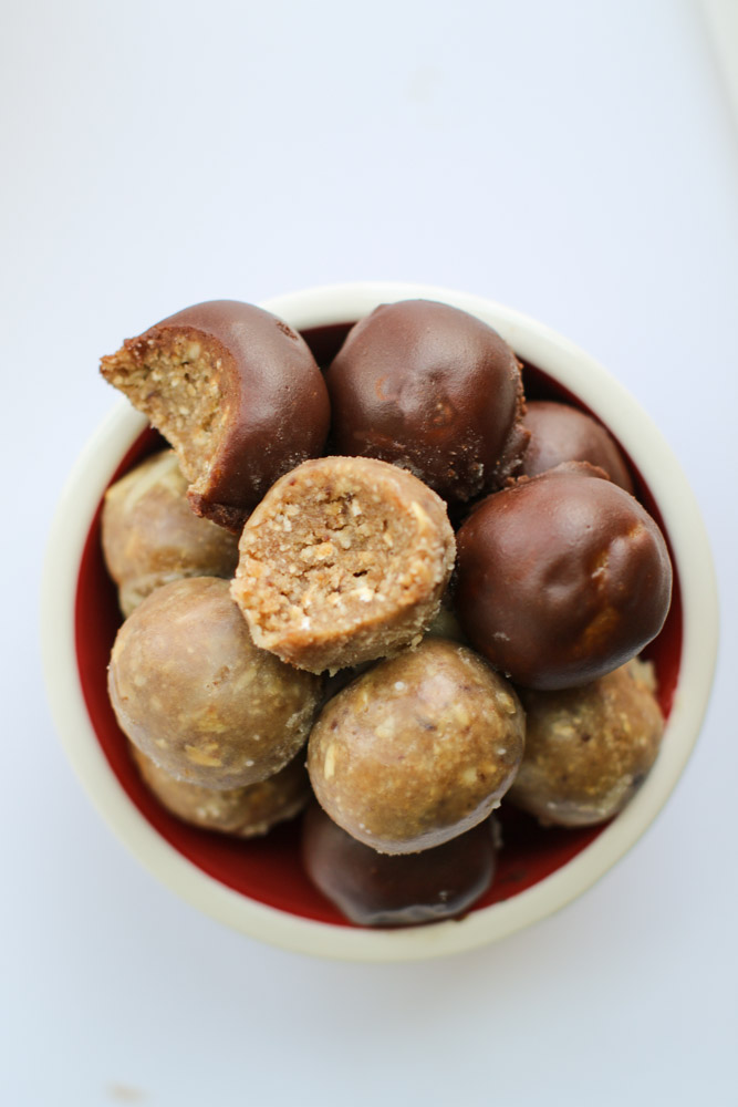 5 Ingredient Raw Vegan Donut Holes