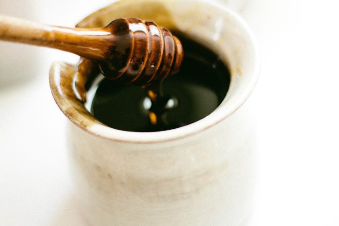 10 Vegan Honey Alternatives That Will Sweeten Like The Real Thing
