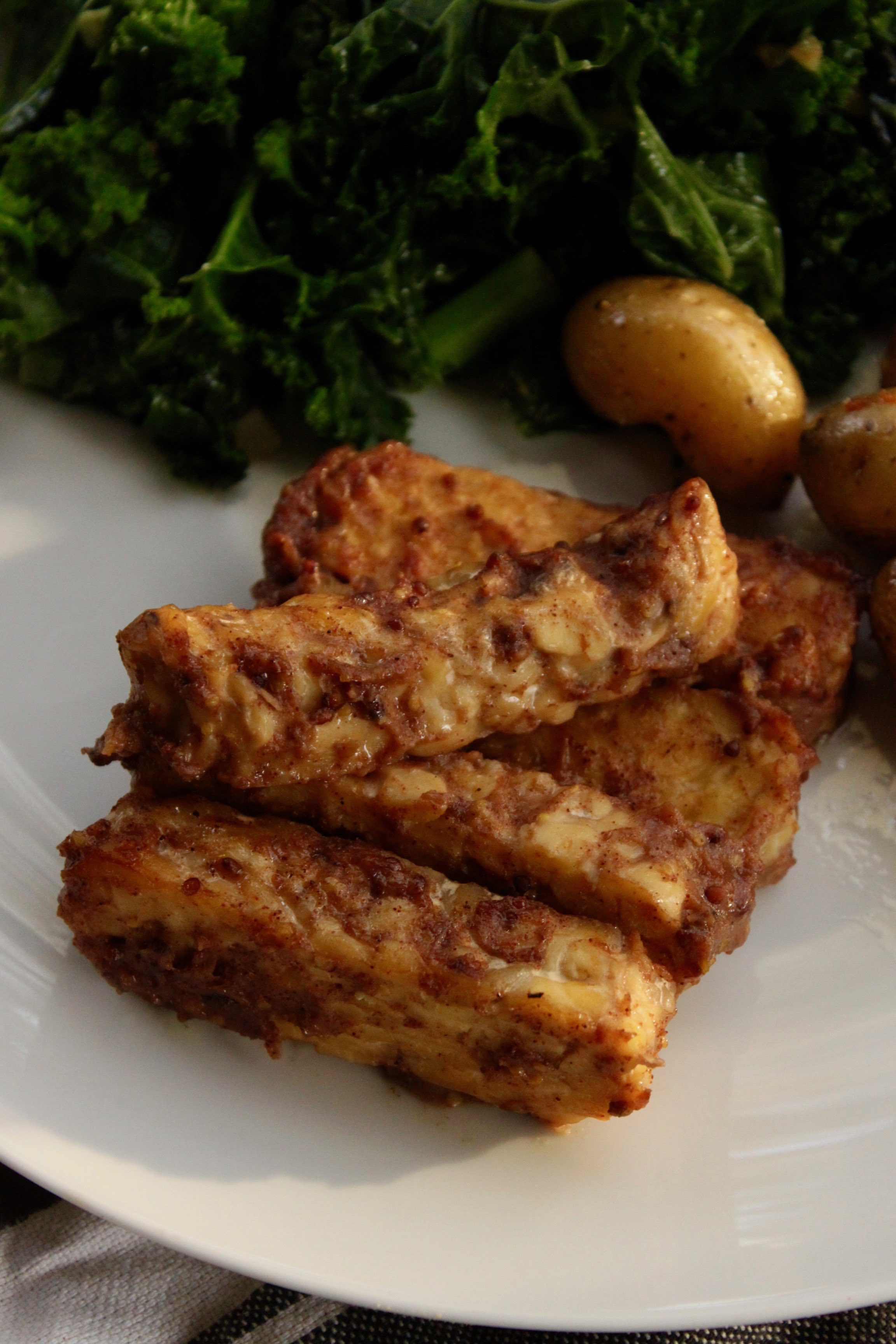 Baked Tempeh with Apple Butter Glaze