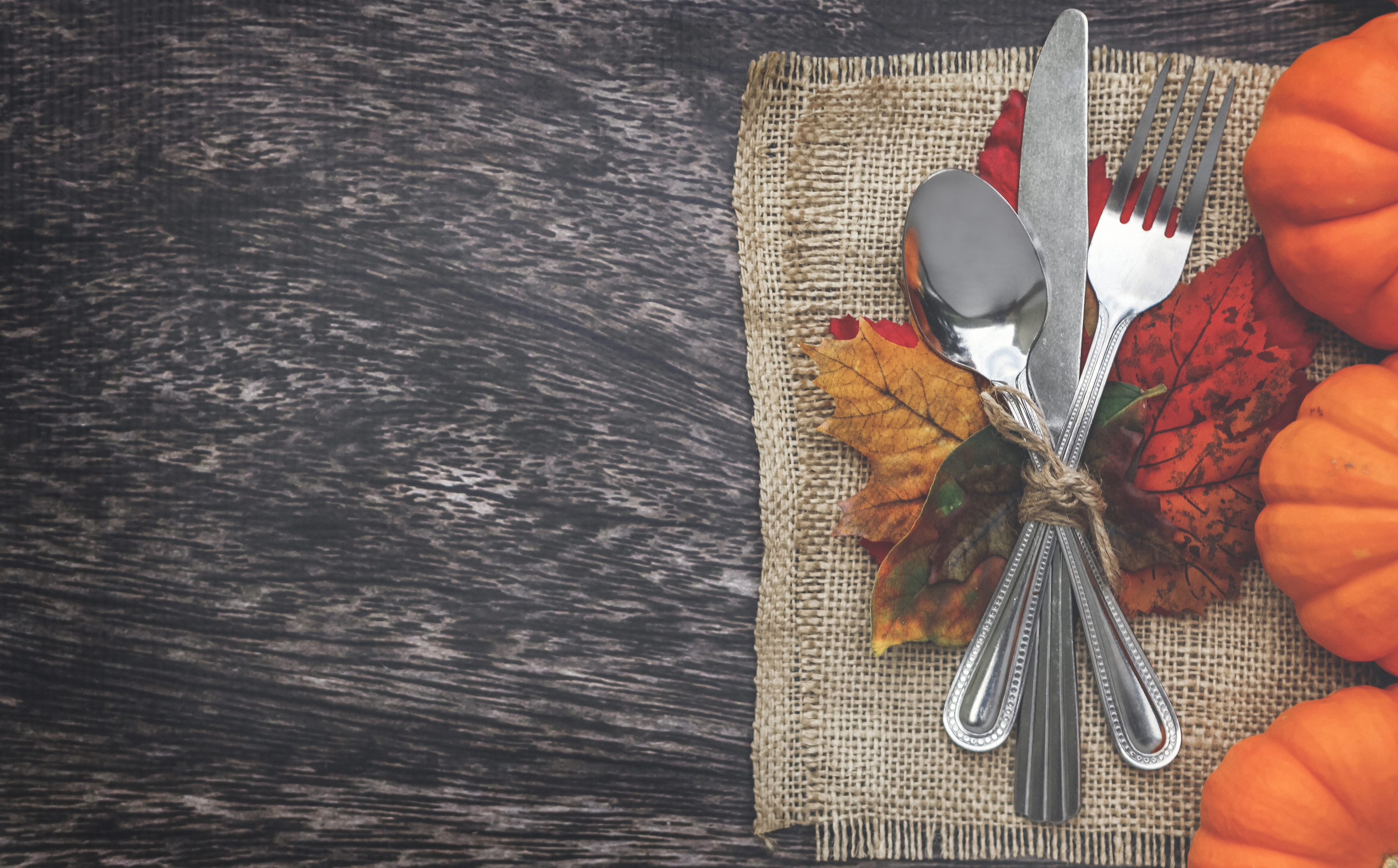 vegan-thanksgiving-table-setting