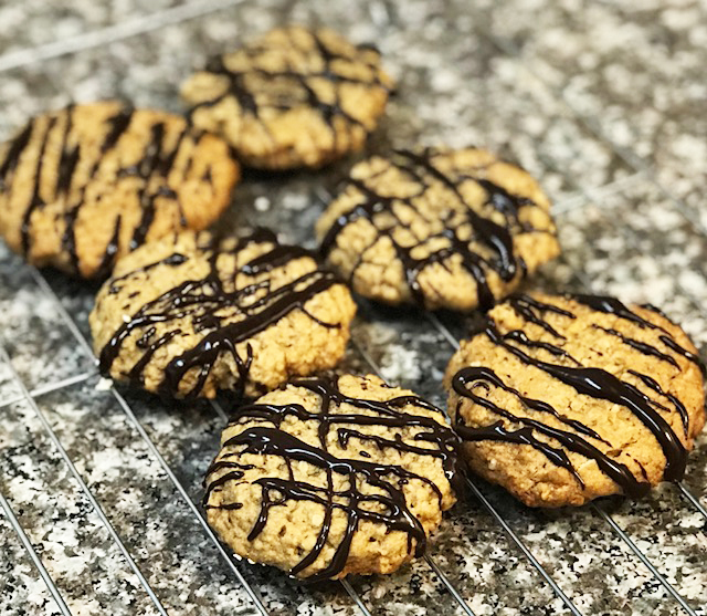 Vegan Peanut Butter Oatmeal Cookies With Chocolate Drizzle