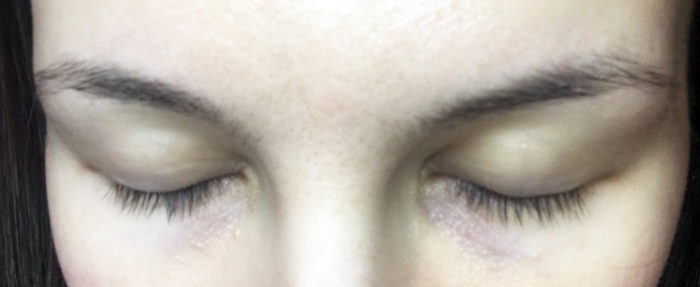 Vegamour Review: my eyelashes with my eyes closed before applying vegalash