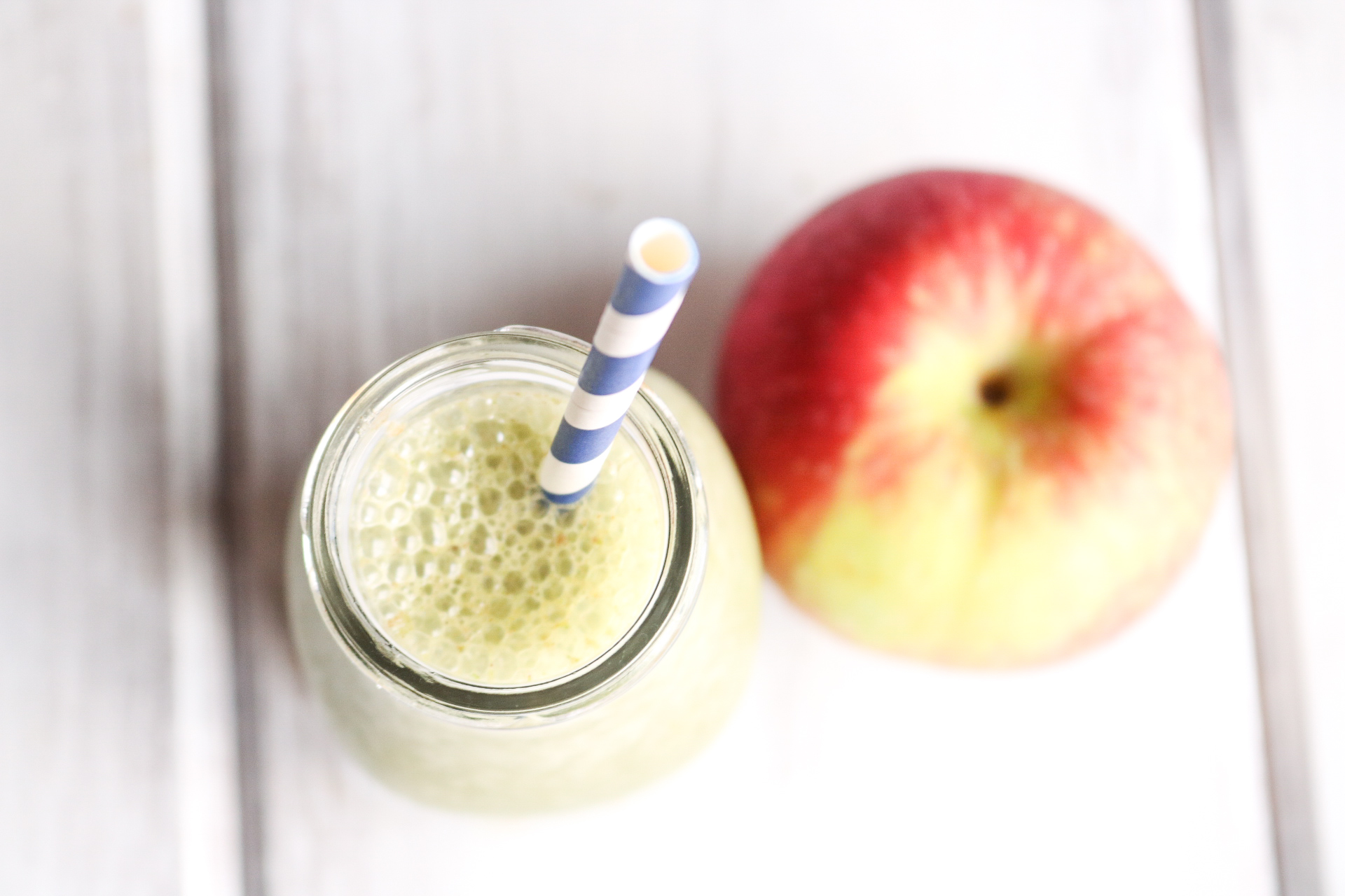 Vegan Apple Pie Green Smoothie