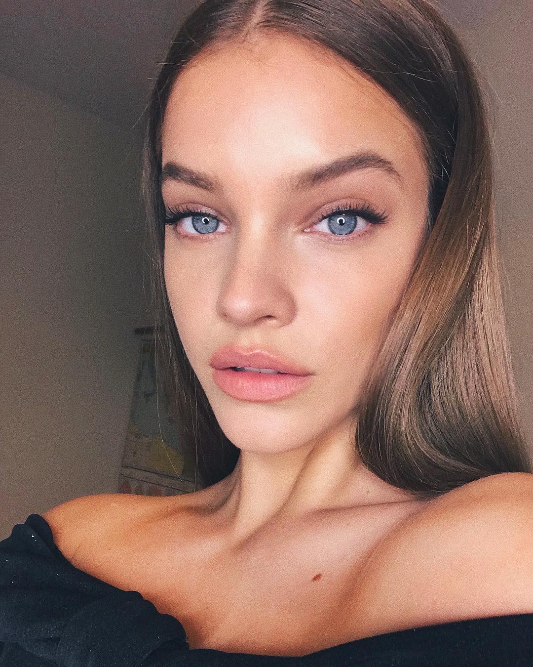 7 Supermodels Share Their Signature Date Night Makeup