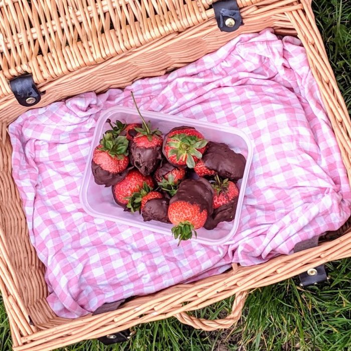 vegan chocolate covered strawberries