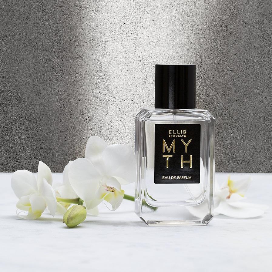 This Clean, Sustainable Perfume Line Will Inspire Your Glam Artistic Side