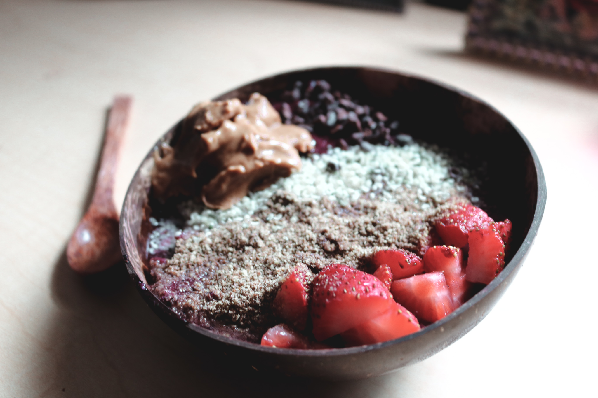 Peanut butter berry smoothie bowl - vegan post-workout meal