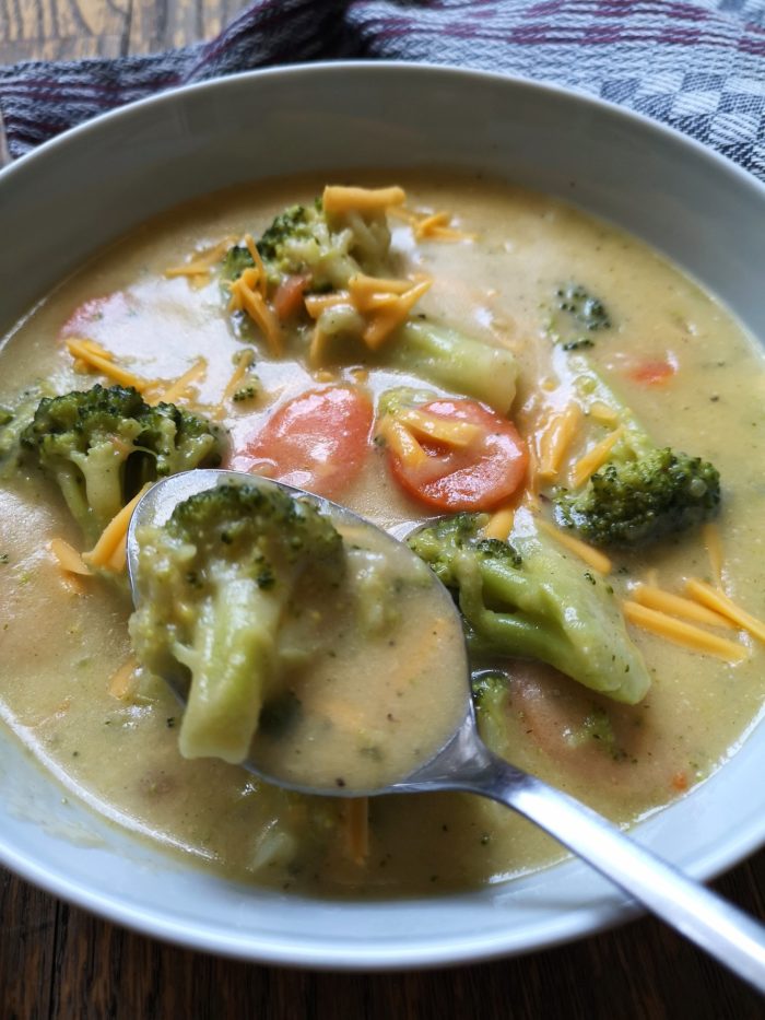 Vegan broccoli cheddar soup