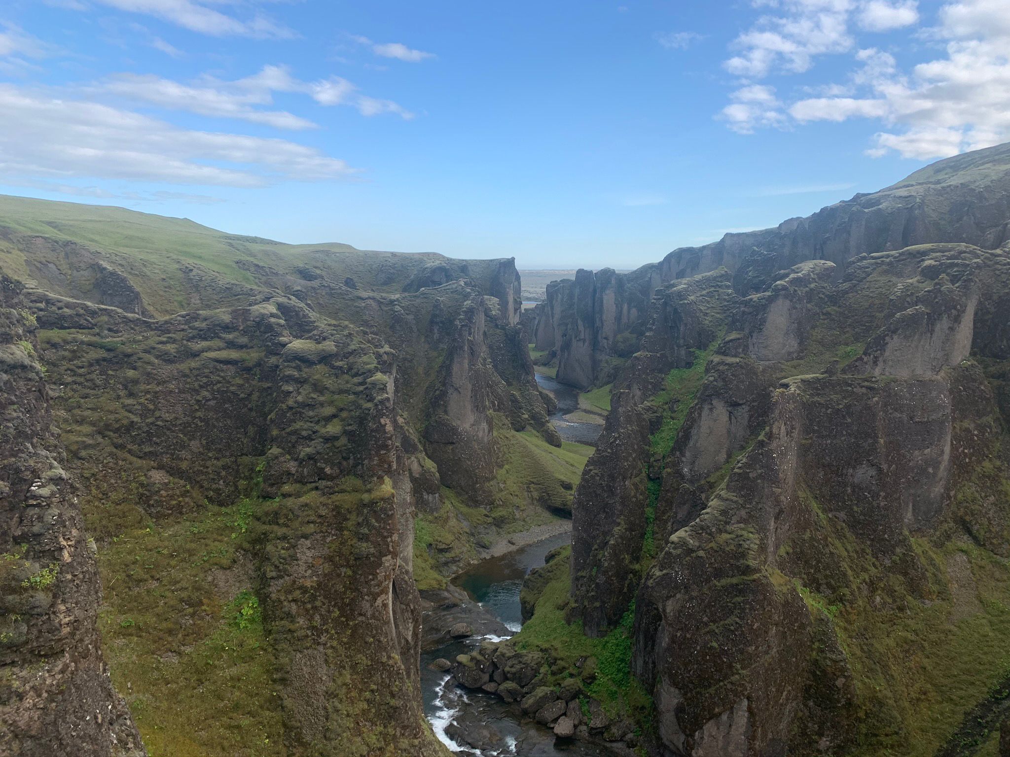 Iceland_Fjaðrárgljúfur_canyon