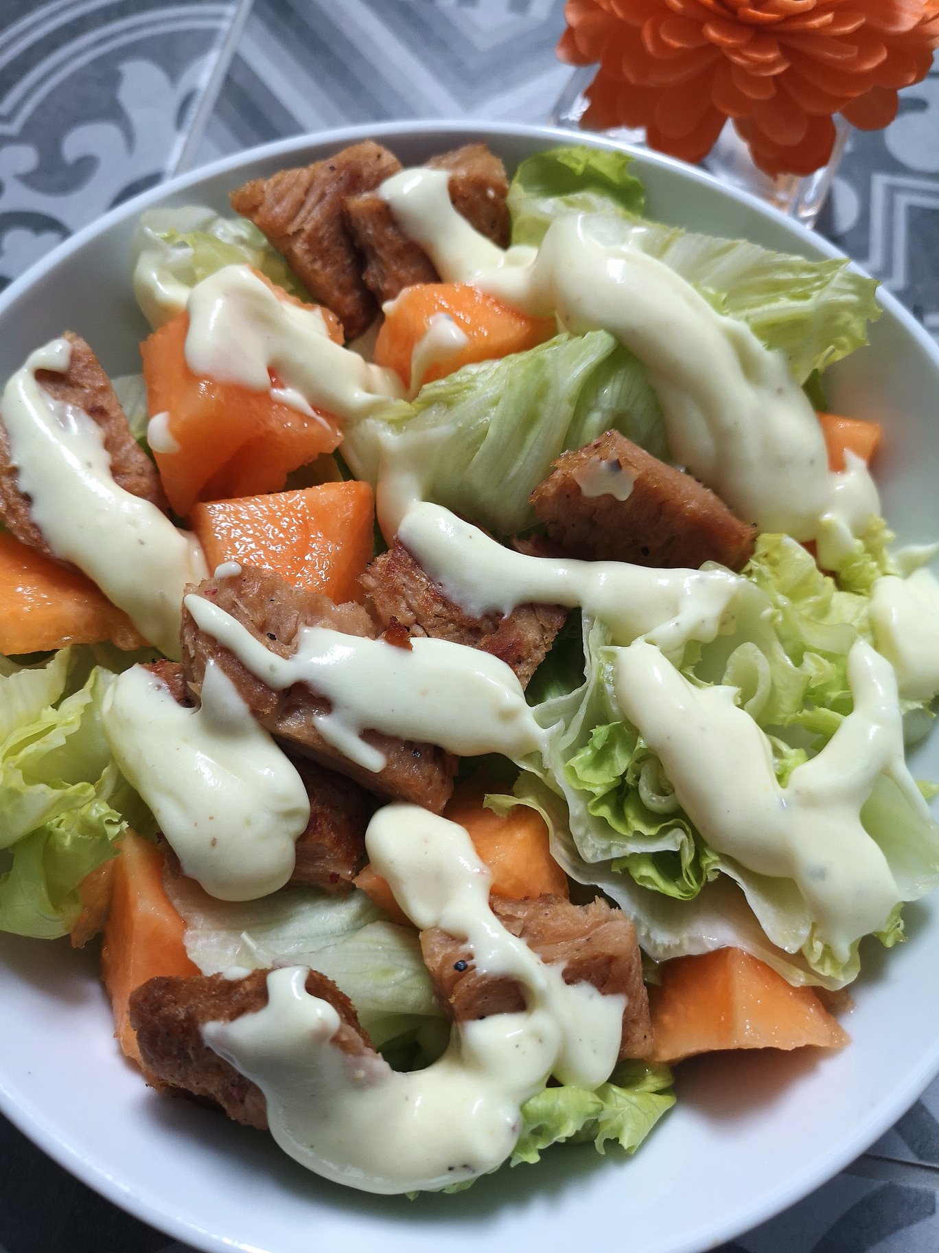 melon salad with vegan chick-un and curry dressing