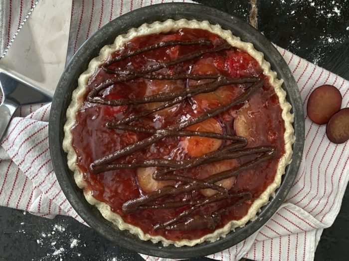 vegan chocolate strawberry pie