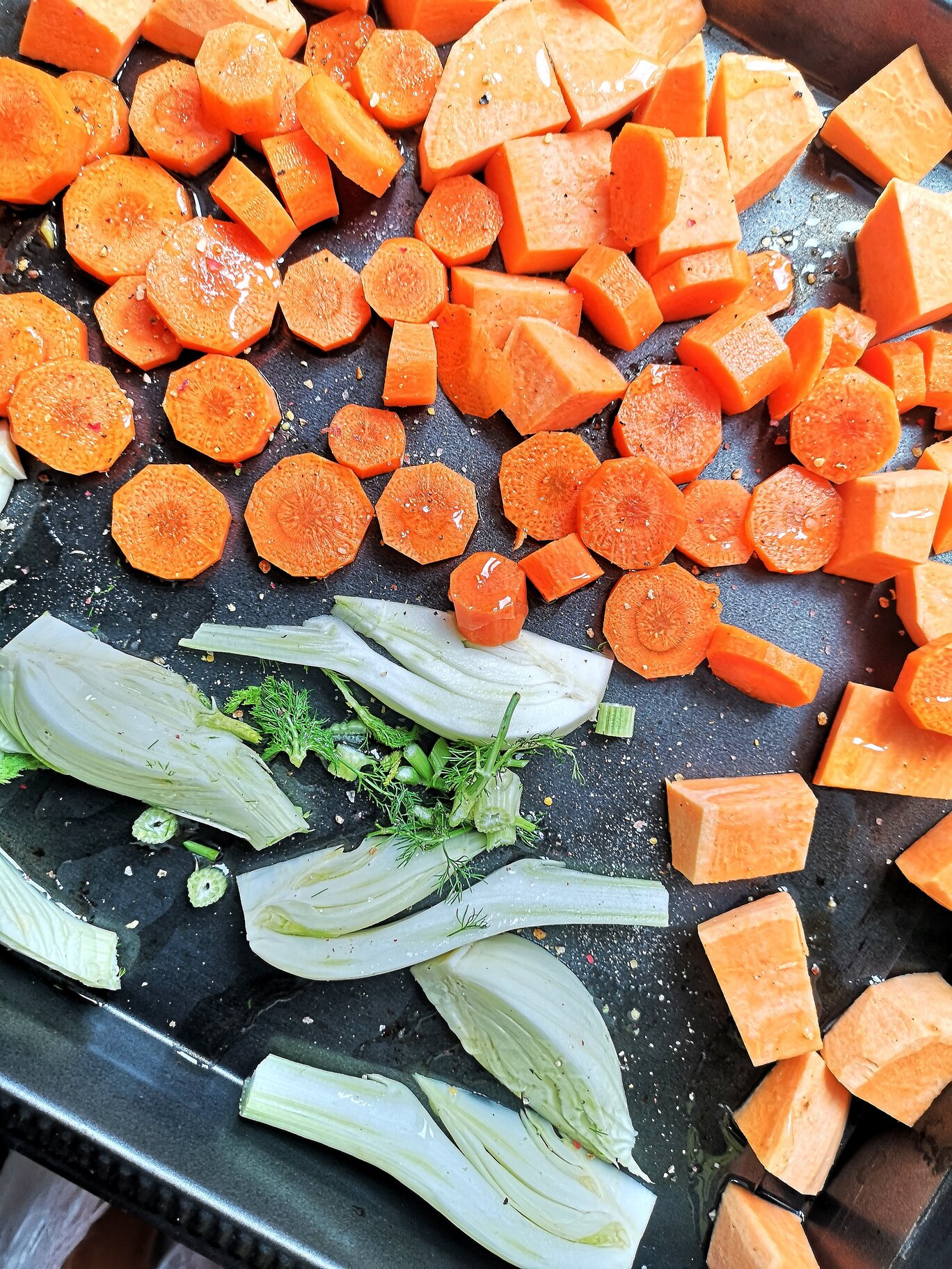 vegetables on a roasting pan