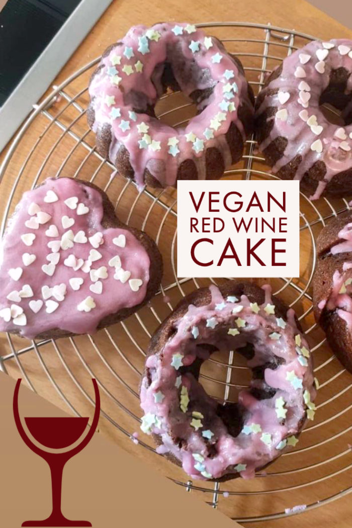 vegan red wine cakes with caption