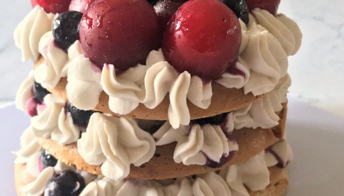 vegan pavlova with light background